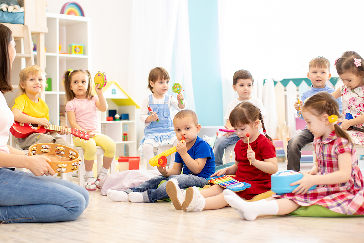 Zabawy Integracyjne Dla Dzieci W Wieku Szkolnym Zabawy integracyjne dla dzieci w przedszkolu – inspiracje | Literka
